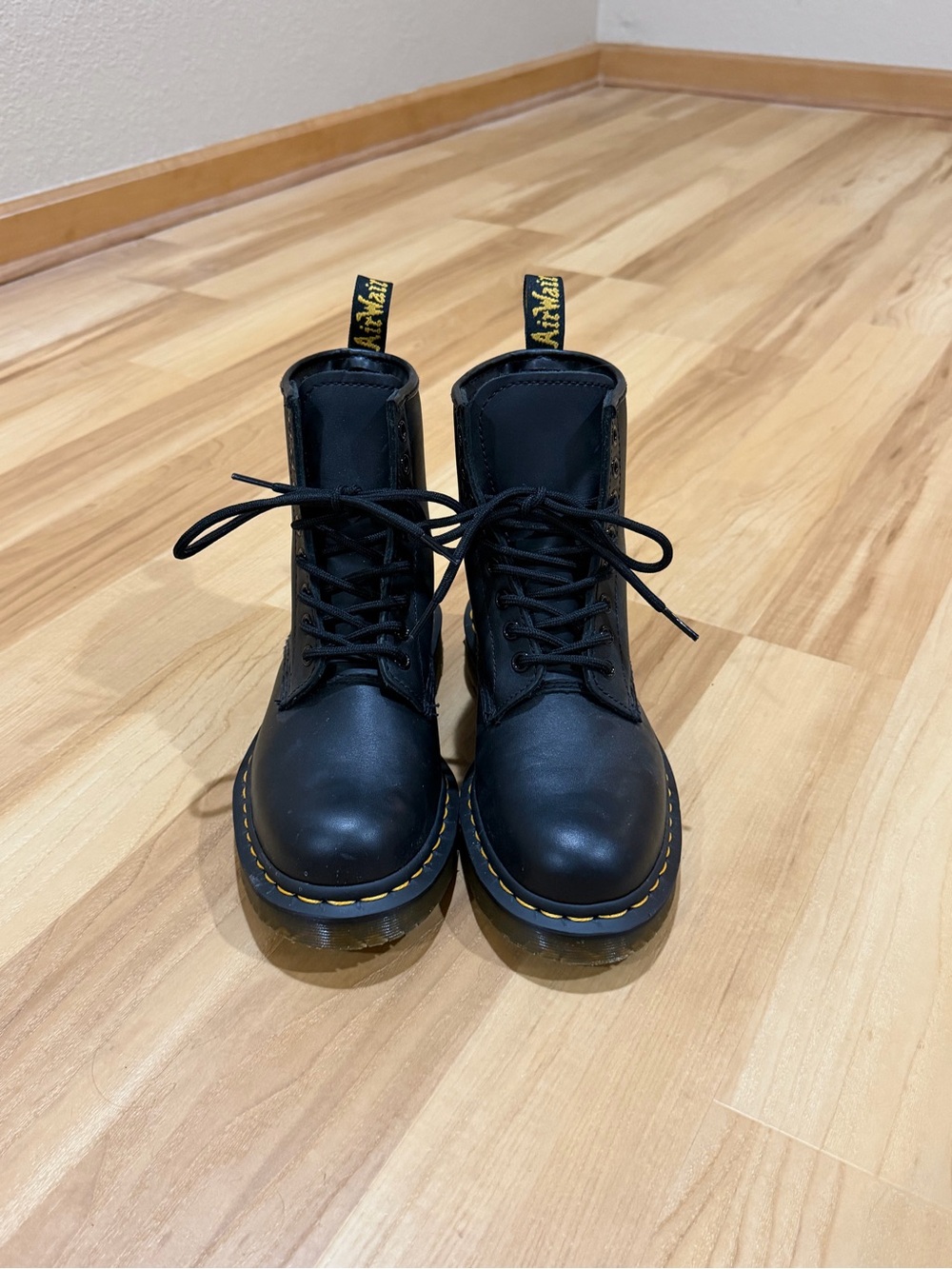 Dr. Martens 1460 Black Smooth Leather Lace Up Boots Size 7 Never Worn